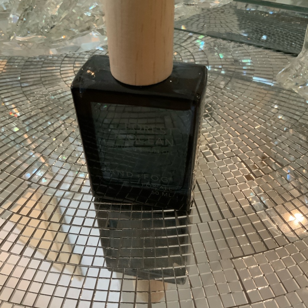 Black and White Sand + Fog fragrance